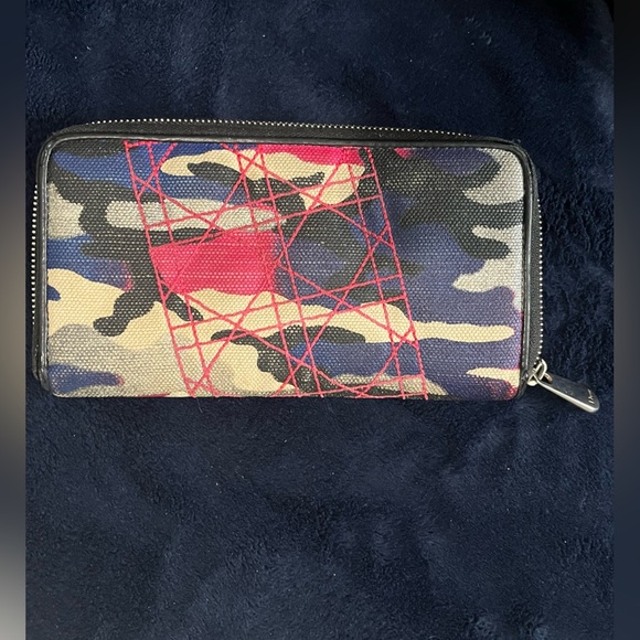 Christian Dior Continental Zip Around Wallet Abstract Camo - Picture 2 of 15
